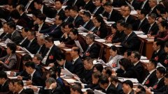 王小洪频频露面 不是报平安，而是“报丧”