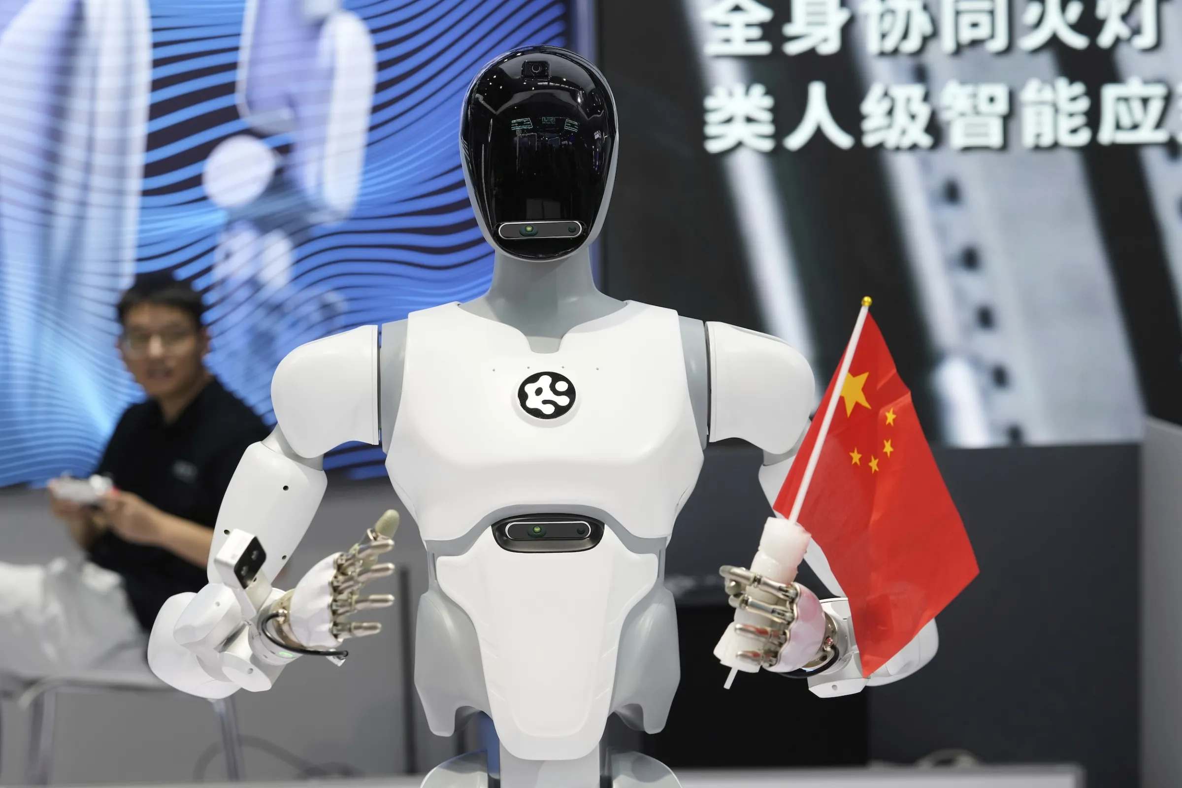 从总理座上宾到一夕禁言！科技巨头触碰红线？