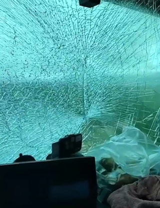 中国“北境公路之王”爆炸 现场蘑菇云冲天 中国“北境公路之王”爆炸 现场蘑菇云冲天