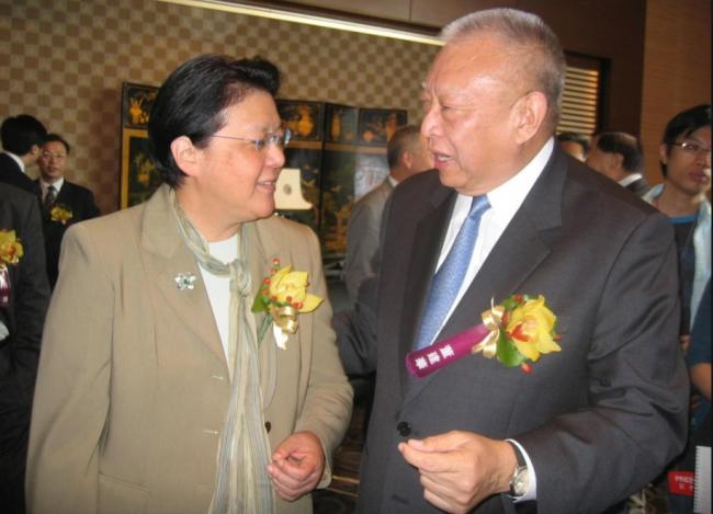 范徐丽泰“四字真言”评香港现政府 范徐丽泰“四字真言”评香港现政府