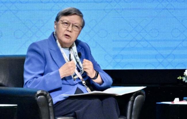 范徐丽泰“四字真言”评香港现政府 范徐丽泰“四字真言”评香港现政府